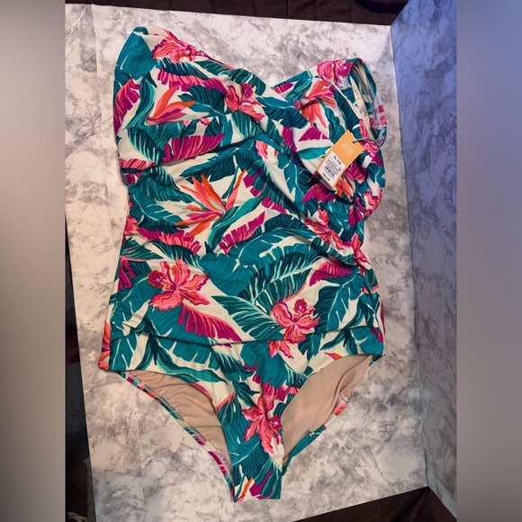 Woman’s Full Coverage Tummy Control Tropical Print Front Wrap OnePiece Swimsuit - Picture 4 of 4